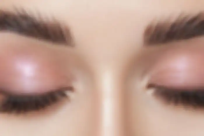 Bushy brow