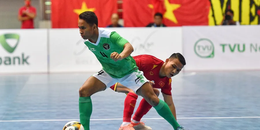 Hasil Futsal SEA Games 2021 - Evan Soumilena Kena Tendangan Kungfu, Timnas Futsal Indonesia Libas Malaysia