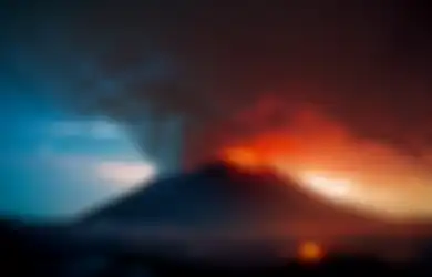 Gunung Merapi Meletus Bikin Panik Seisi Jawa, Sebaliknya Jika Gunung Agung Meletus Kita Harus Bahagia, Kok Gitu?