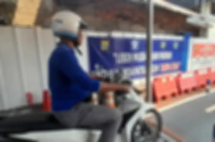Ilustrasi ujian praktik SIM C. Benar gak pakai gigi dua langsung di motor bisa lancar saat ujian praktik SIM C?
