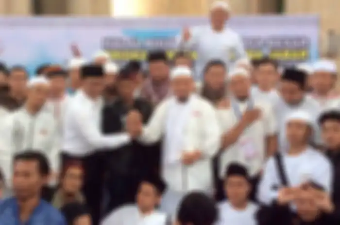 Ustadz Arifin Ilham bersama Ridwan Kamil, di tengah-tengah geng motor 