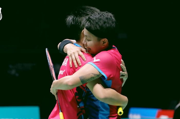 Pasangan ganda putri, Siti Fadia Silva Ramadhanti, merayakan keberhasilan mereka memenangi final Malaysia Open 2022 di Axiata Arena, Kuala Lumpur, Malaysia, 3 Juli 2022.