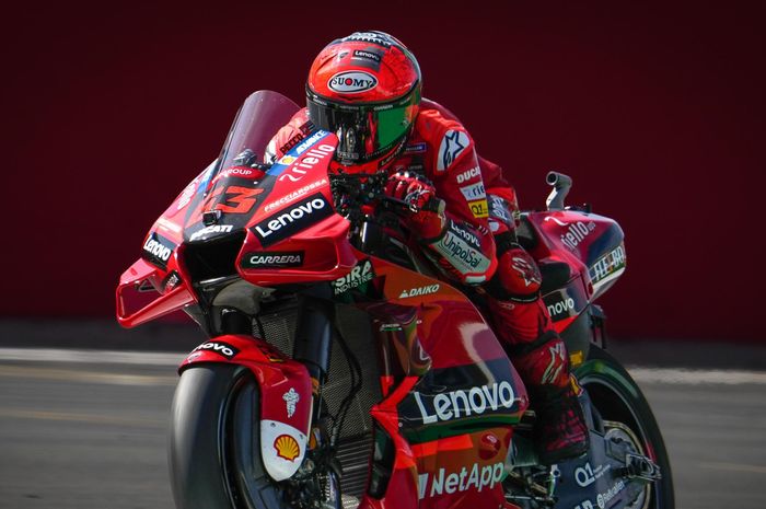 Pembalap Ducati Lenovo, Francesco Bagnaia, keluar sebagai pemenang balapan MotoGP Inggris 2022