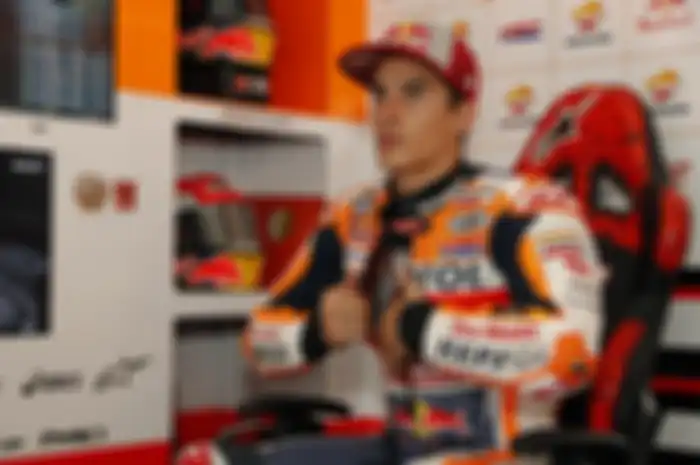 Marc Marquez diganjar penalti karena halangi Andrea Iannone