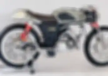 Angkat Topi! Saat Motor Lawas Suzuki A100 Dandan Cafe Racer, Keren Banget Boskuh