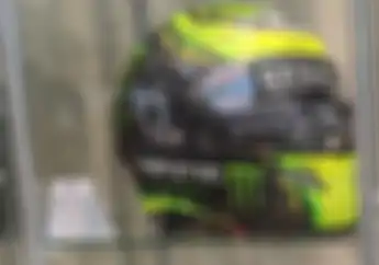 Mantap Abis! Helm Ini Sudah Dipakai Pembalap MotoGP Cal Crutchlow