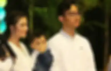 Rayakan Lebaran Perdana Sebagai Ibu Walikota Solo, Penampilan Selvi Ananda Saat Salat Ied Bersama Gibran Rakabuming Curi Perhatian, Kian Menawan Dengan Hijab