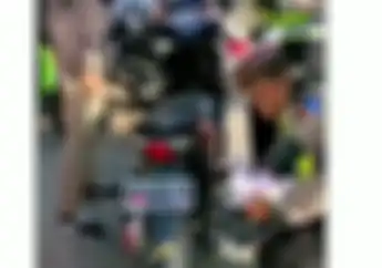 Viral Polisi Tilang Motor Pakai Pelat Nomor Thailand, Dendanya Bikin Dompet Kering