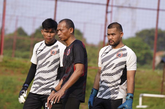 Pelatih gawang Hendro Kartiko resmi dilepas Persija Jakarta.