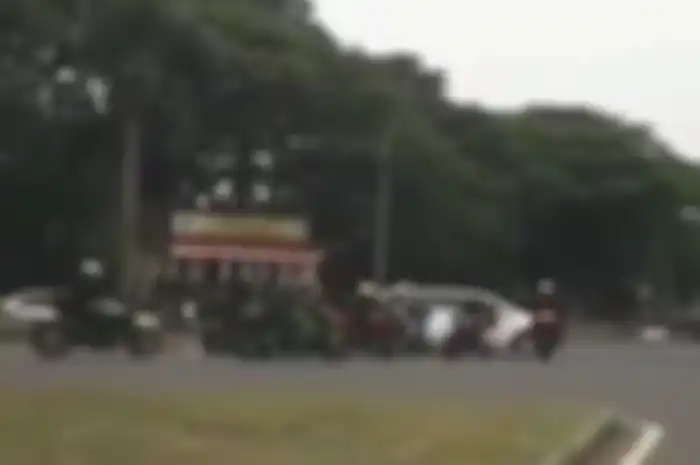 Ramai Video Rombongan Moge Terobos Lampu Merah Sambil Dikawal Oknum Polisi, Bagaimana Cara Mendapatkan KawalanPolisi