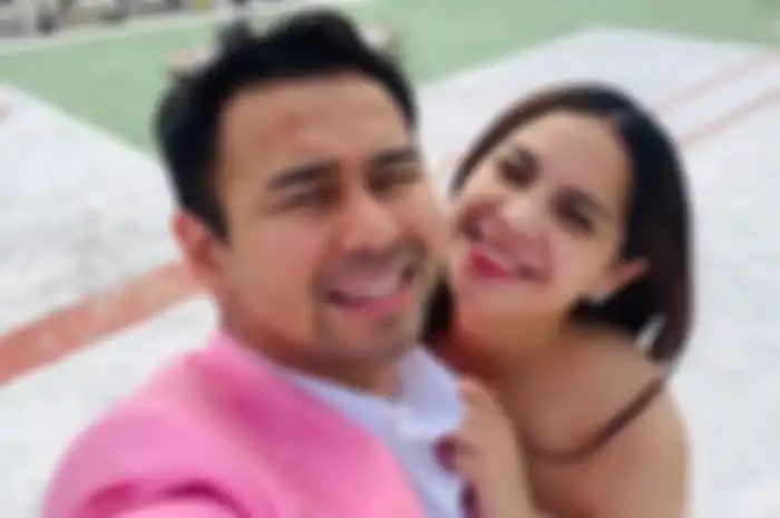 Potret Kemesraan Raffi Ahmad dan Nagita Slavina.