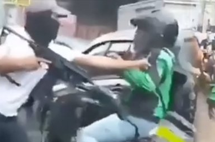 Pengendara ojek online yang disergap Densus 88