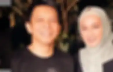 Langsung Salah Tingkah Saat Ketemu Empat Mata dengan Sang 'Lady Killer', Reaksi Dina Lorenza Bikin Cut Keke Gregetan: Sama-sama Duda dan Janda kan