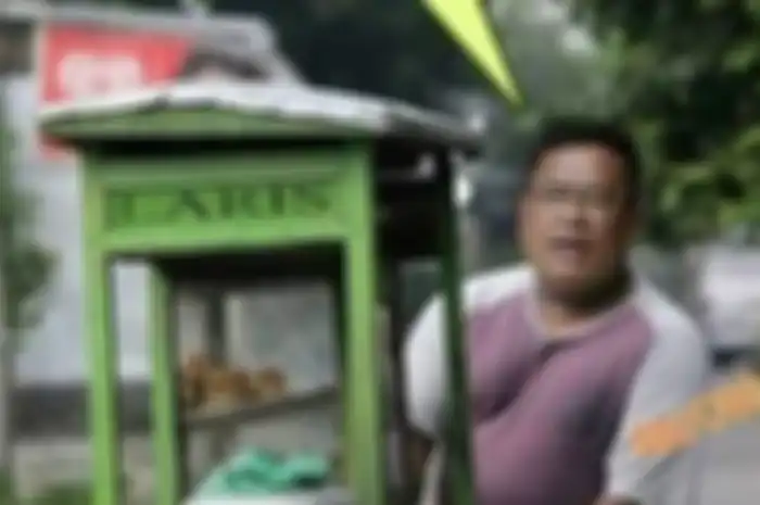 Sebelum video ceramah Ustaz Adi Hidayat yang diunggah itu, netizen dibikin buang-buang kuota saat melihat foto mantan Meriam Bellina ini diedit. 