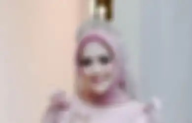 Makin Makmur Dinikahi Anggota Dewan, Meggy Wulandari Tiba-tiba Unggah Foto Bareng Anak Sambungnya Sambil Lontarkan Kalimat Menohok Ini: Salah Jadi Benar, Benar Jadi Salah!