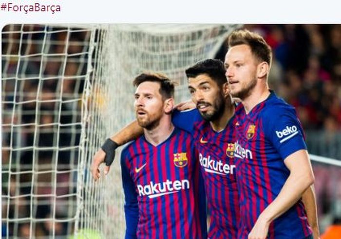 Tiga pemain Barcelona, Lionel Messi, Luis Suarez, dan Ivan Rakitic, merayakan gol ke gawang Rayo Vallecano dalam laga Liga Spanyol di Stadion Camp Nou, Sabtu (9/3/2019).