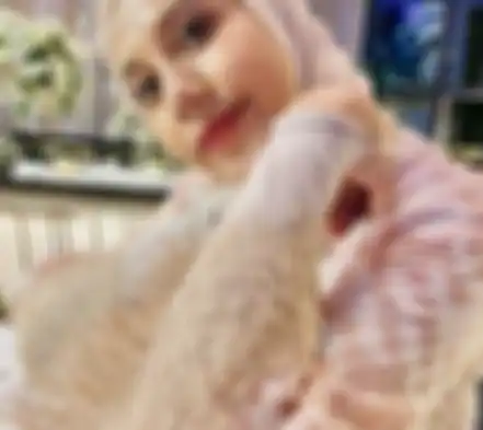 Nadya Arifta Tampil Cantik saat Selfie