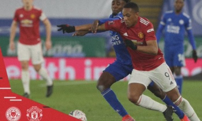 Anthony Martial diturunkan Manchester United kala berlaga melawan Leicester City pada babak perempat-final Piala FA.