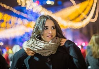 5 Arti Mimpi Diberi Syal oleh Kekasih, Ternyata Bisa Jadi Simbol Kesetiaan dan Pengingat Hal Ini, Simak Penjelasannya