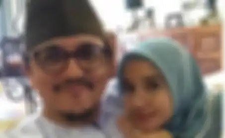 Laudya Cynthia Bella bersandar di dada Engku Emran 