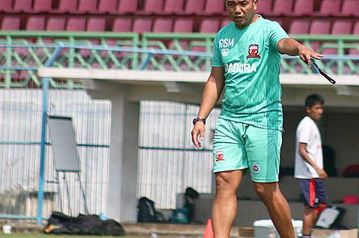 Pelatih Madura United, Rasiman.