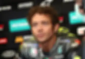 Dasar Valentino Rossi, Biar Pensiun Dari MotoGP Ada Aja Yang Ngarep Bisa Balap