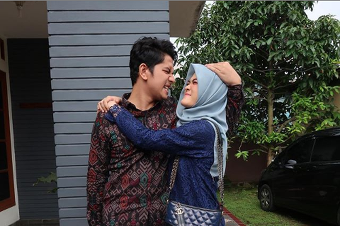 Zikri Daulay dan Henny Yuliana