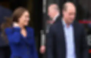 Pesona Gaya Formal Kate Middleton Pakai Outer Biru di Oktober 2022