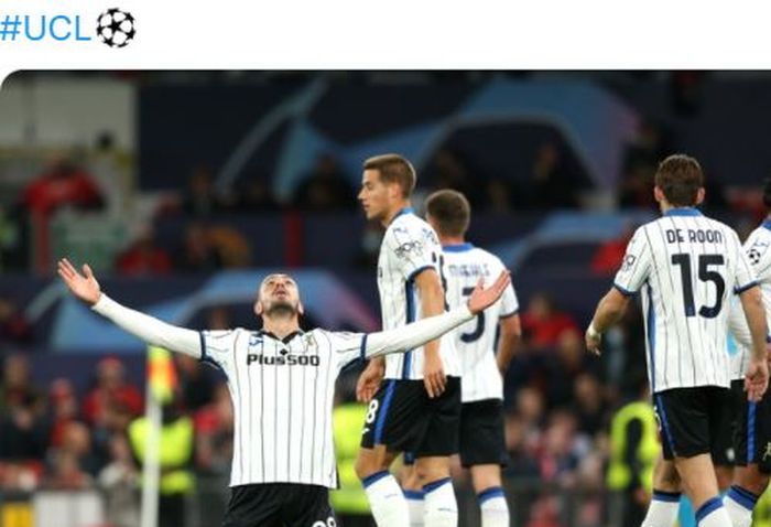 Bek Atalanta, Merih Demiral, merayakan gol ke gawang Manchester United dalam laga Grup F Liga Champions di Stadion Old Trafford, Rabu (20/10/2021).