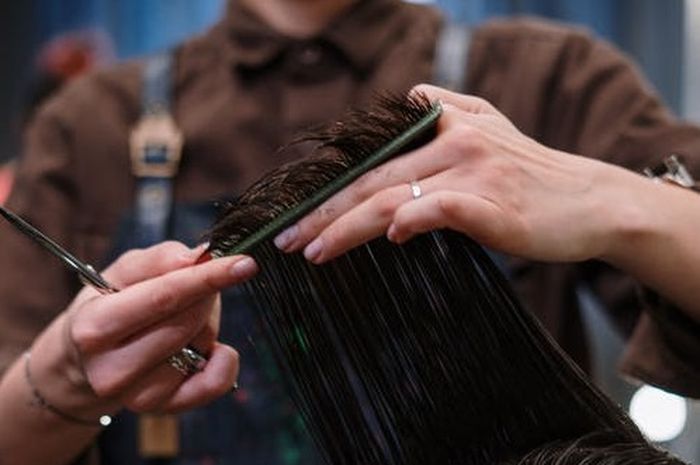 Ilustrasi potong rambut