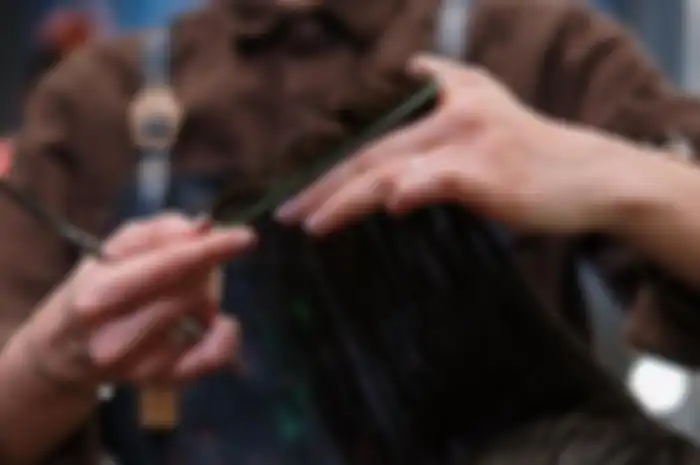 Ilustrasi potong rambut