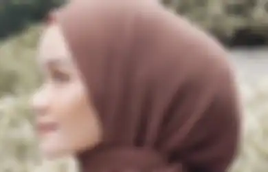 5 Cara Bikin Hijab Enggak Bau Keringat saat Beraktivitas Seharian
