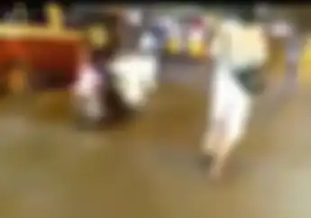 Breaking News, Video Geng Motor Bersenjata  Clurit Kejar Korban 
