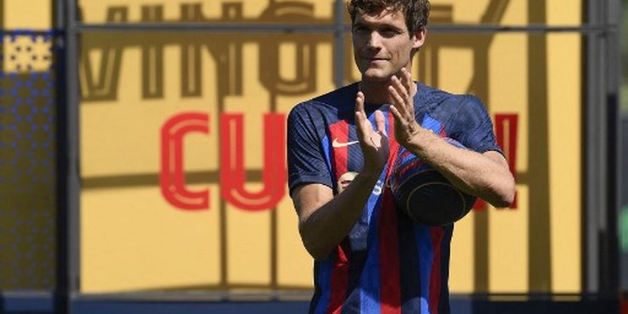 BURSA TRANSFER - Krisis Bek Kiri, Man United Pertimbangkan Bajak Marcos Alonso dari Barcelona