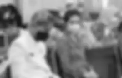 Pantas Gibran Ngamuk di SMAN 1 Solo, Sang Wali Kota Malah Ditertawakan Saat Ingatkan Guru yang Tak Pakai Masker, Ganjar Pranowo Sampai Harus Turun Tangan Dinginkan Suasana