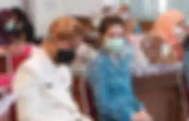 Pantas Gibran Ngamuk di SMAN 1 Solo, Sang Wali Kota Malah Ditertawakan Saat Ingatkan Guru yang Tak Pakai Masker, Ganjar Pranowo Sampai Harus Turun Tangan Dinginkan Suasana