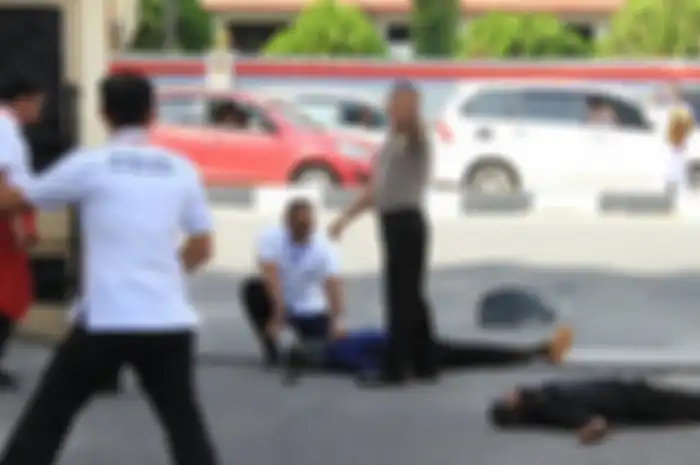 Terduga teroris tewas ditembak polisi dari Polda Riau.