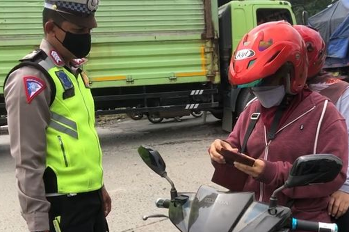 Ilustrasi Polresta Solo masih memberlakukan tilang manual meski sudah jelas telah dilarang oleh Kapolri.
