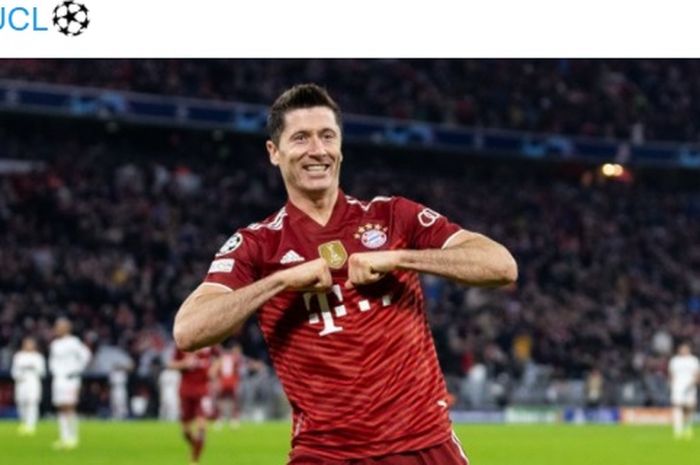 Striker Bayern Muenchen, Robert Lewandowski, mencatatkan hattrick, Die Roten pesta gol ke gawang Benfica.