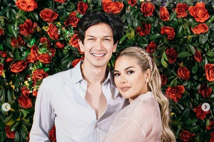 Nikita Mirzani peluk mesra Dimas Beck di pesta ulang tahunnya