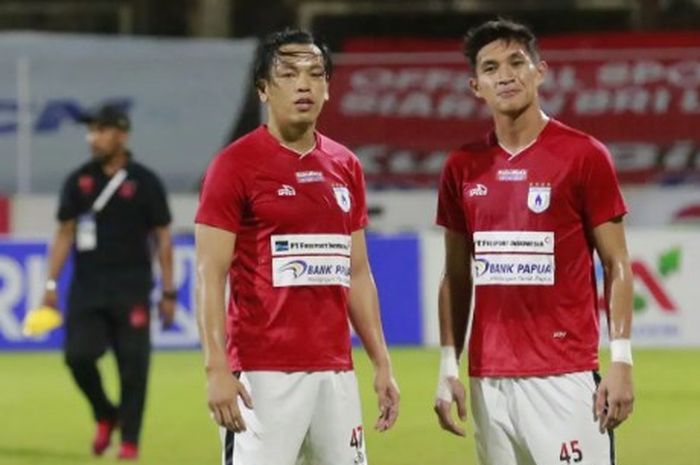 Pemain Persipura Jayapura, Geri Mandagi dan Mario Londok.