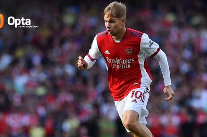 Bintang Arsenal, Emile Smith Rowe, dipercaya bermain lebih efisien dan kejam daripada Cristiano Ronaldo saat usianya masih 21 tahun. 