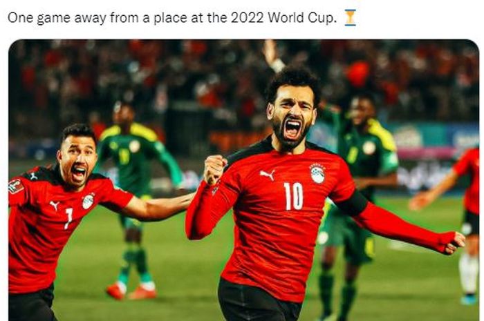 Mohamed Salah merayakan gol Mesir ke gawang Senegal di kualifikasi Piala Dunia 2022 zona Afrika (25/3/2022).