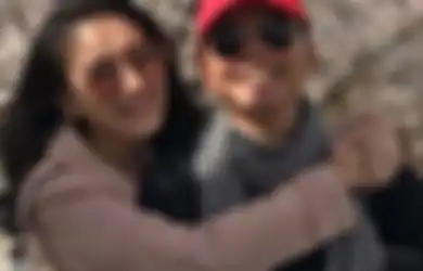 Tak Pernah Ambil Gaji PNS Sejak Ayu Ting Ting Jadi Artis Ibu Kota, Ayah Rozak Terharu Lihat Nominal Duitnya Udah Capai 3 Digit Selama 9 Tahun: Alhamdulillah...