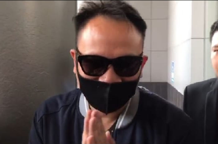 Vicky Prasetyo datangi Kejaksaan Jakarta Selatan pada Selasa (7/7/2020). 