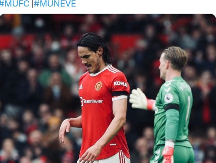 Striker Manchester United, Edinson Cavani, dan kiper Everton, Jordan Pickford.