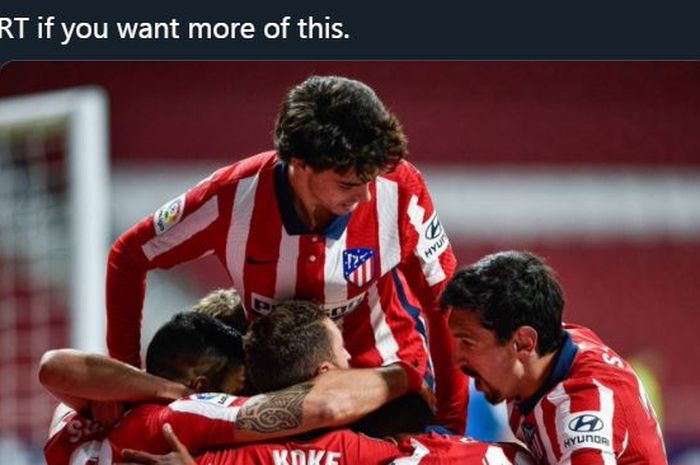 Para pemain Atletico Madrid merayakan gol.