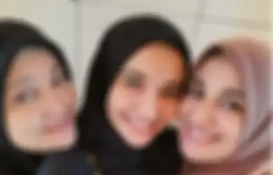Fanny Bauty Menyesal Ungkap Aib Mark Sungkar pada Kedua Putrinya, Ternyata Ada Campur Tangan Zaskia dan Shireen untuk Mendamaikan Hubungan Ibunya dengan Mantan Suami