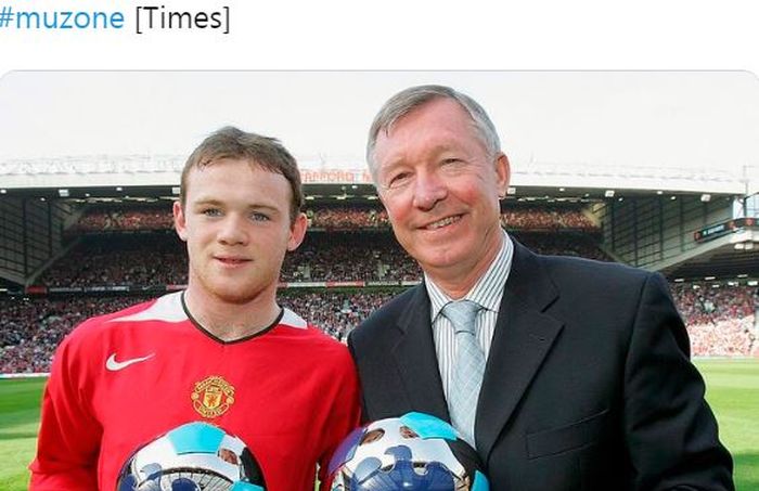 Wayne Rooney dan Sir Alex Ferguson berpose saat sama-sama membela Manchester United.