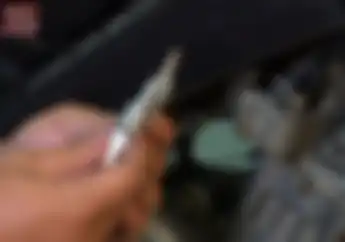 Dari Busi Bisa Tahu Settingan Bensin Motor, Nih Simak Caranya